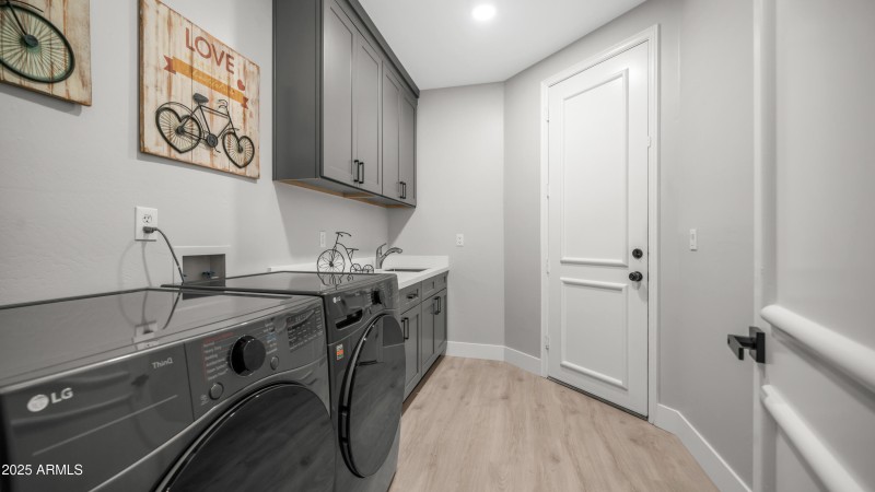103 W Vista Ave interior Photos-28