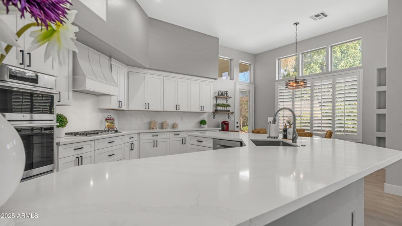 103 W Vista Ave interior Photos-19