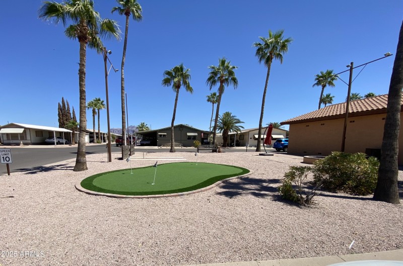 horseshoes putting green and firepit
