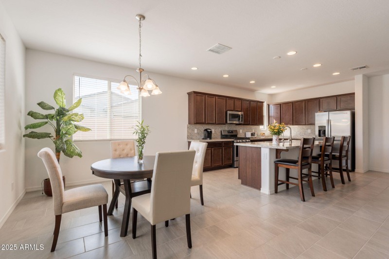 Kitchen/ Dining