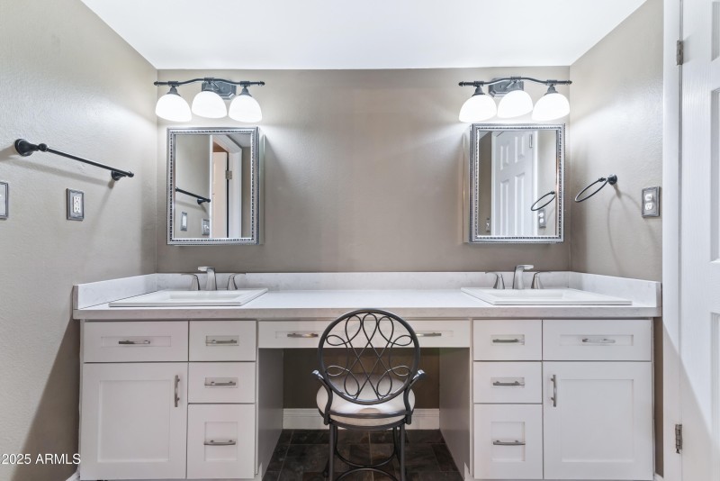 master bath 2 vanities