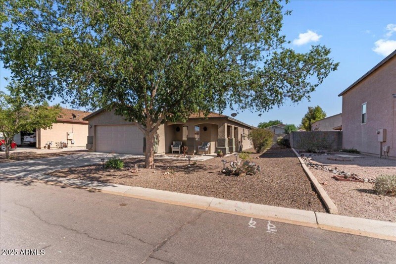 03-1057 E Silversmith Trail