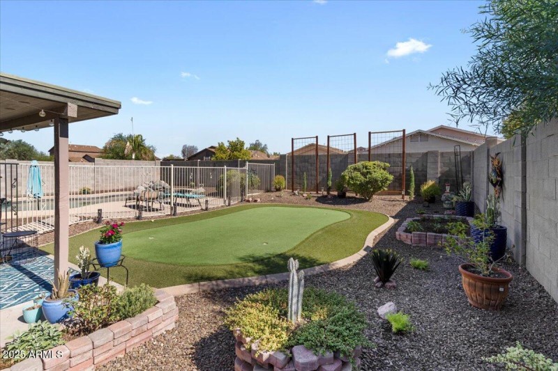 27-1057 E Silversmith Trail