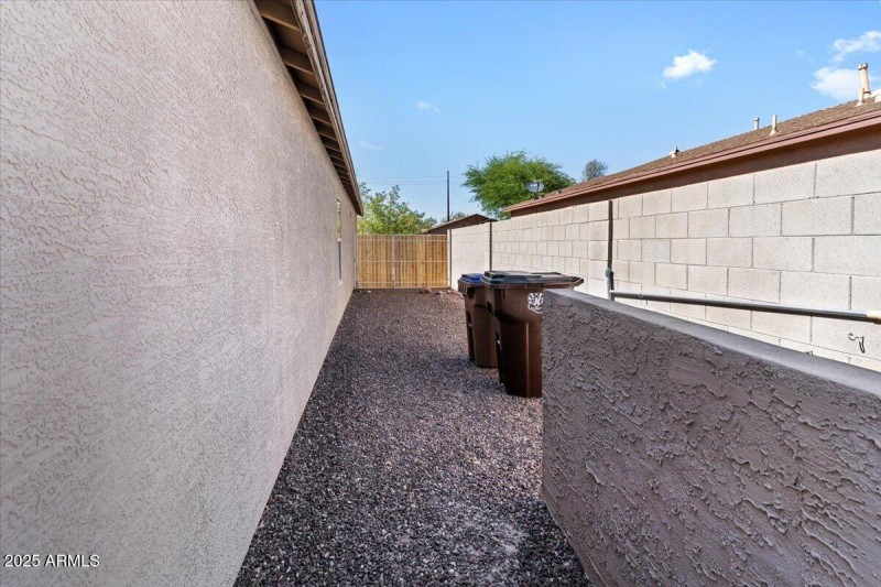 32-1057 E Silversmith Trail