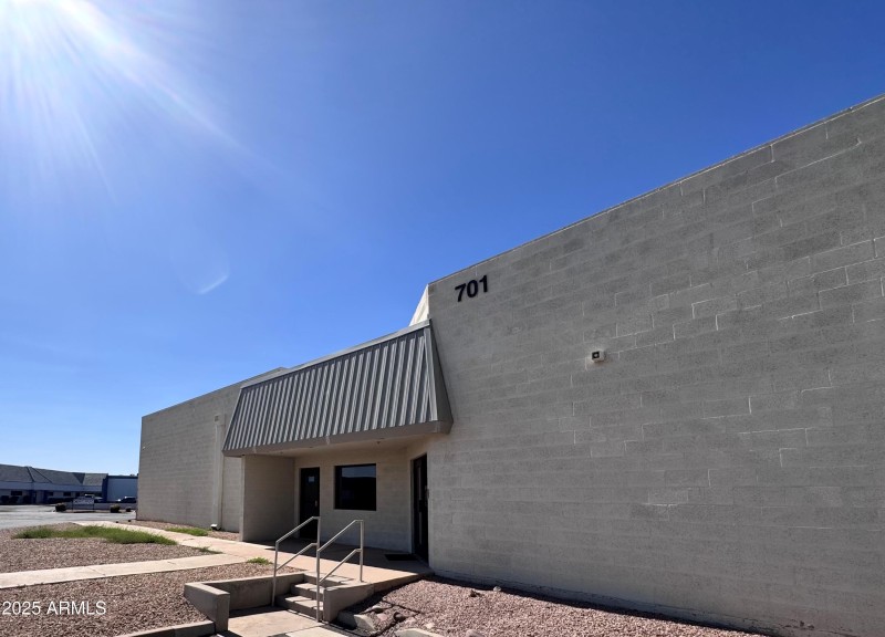 Cover Photo - 701 N Golden Key