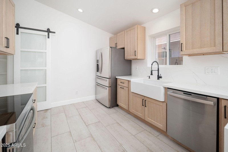 20250620_21632-N-48th-St_10