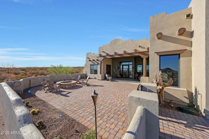 Welcoming Courtyard w/custom made gate