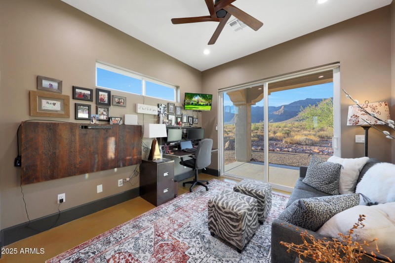 Bedroom/Office with a view
