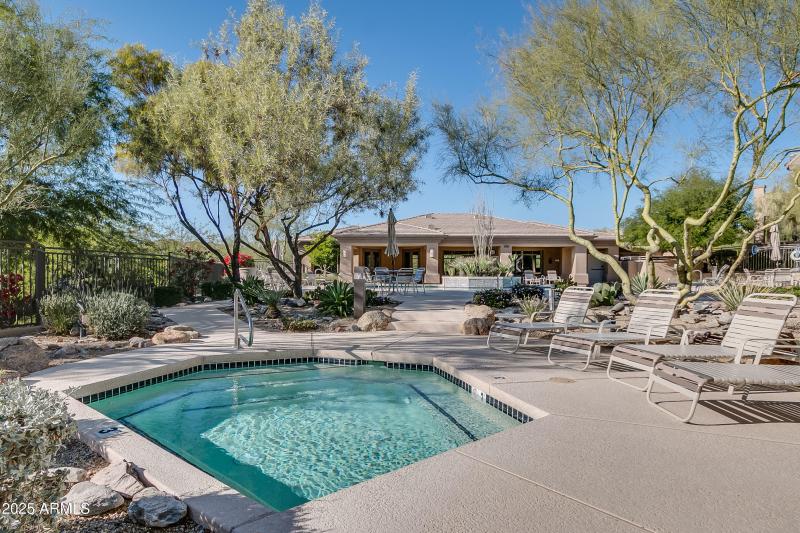 * 16 Thompson Peak-057 - hot tub 1