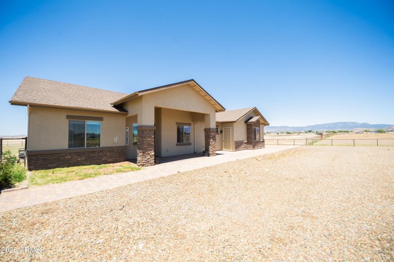 02 Exterior c