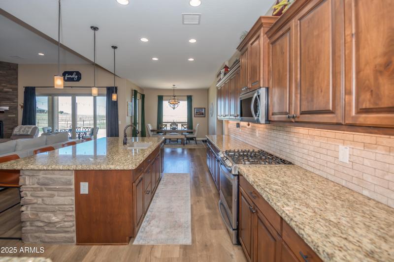 04 Kitchen c
