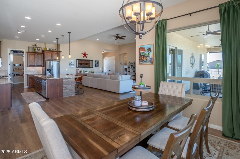 05 Dining Room b