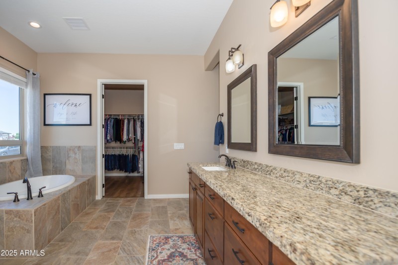 06 Master Bath b
