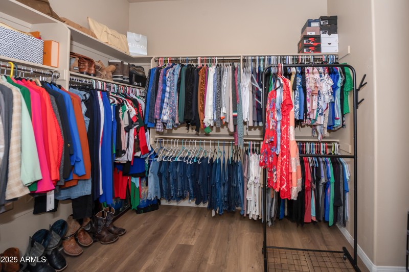 06 Master Closet a