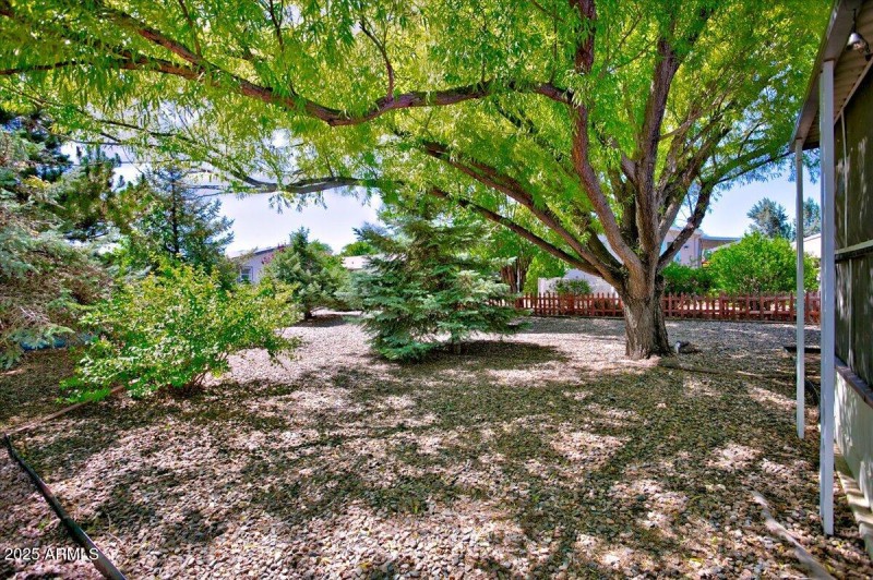 PRIVATE YARD