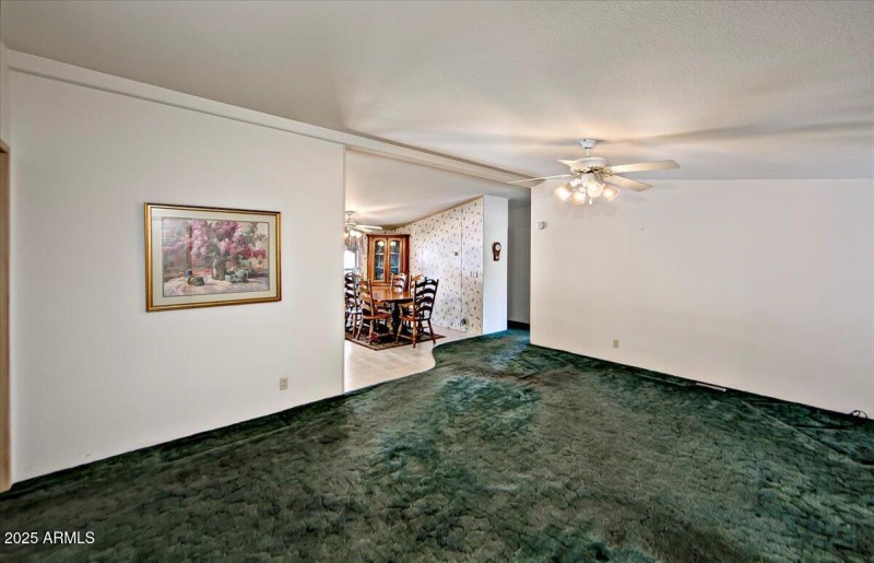 OPEN FLOORPLAN