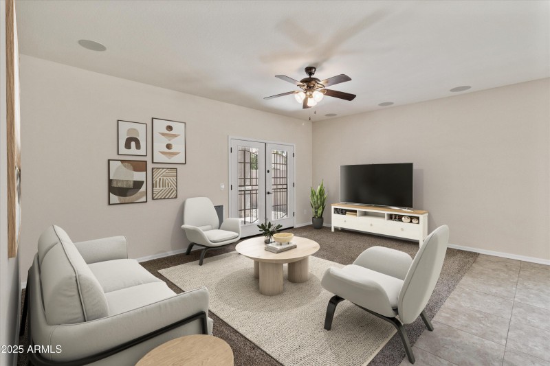838 W Basswood Family Room Virtually Sta