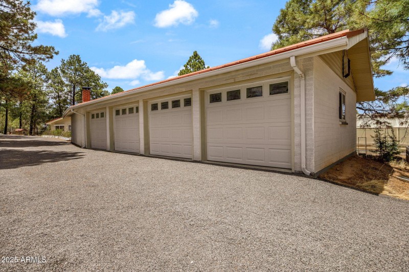 4-car garage