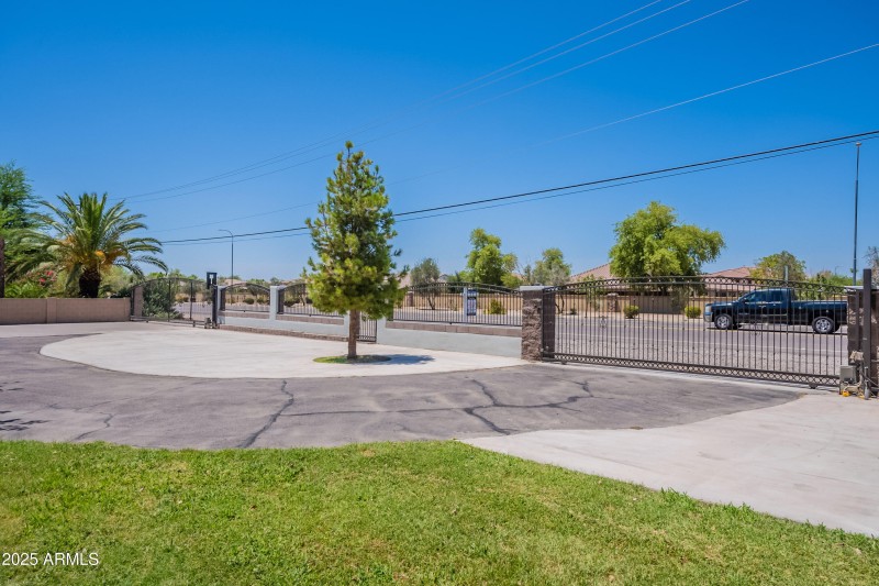 Cicular driveway