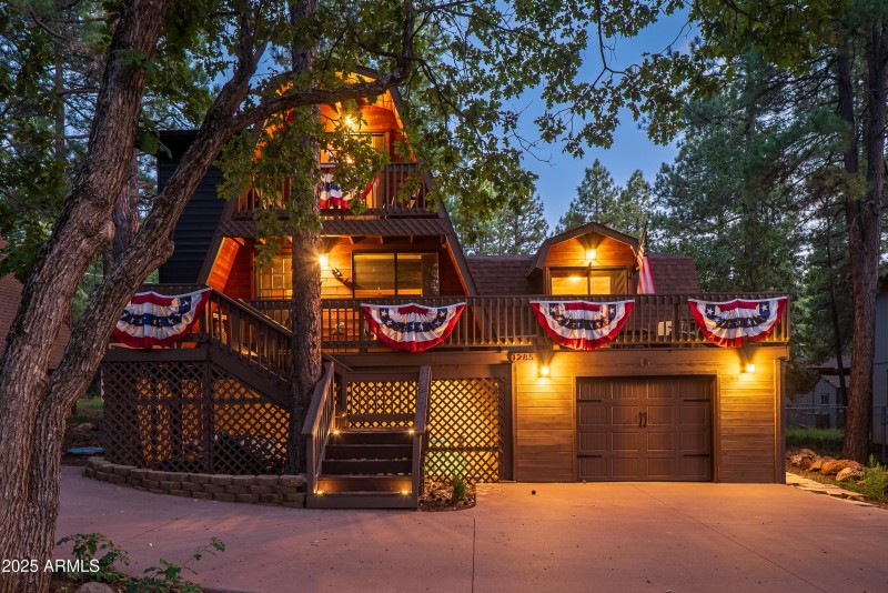 Gorgeous 5 Bedroom Cabin!