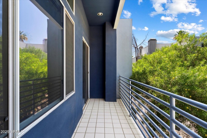 Balcony2