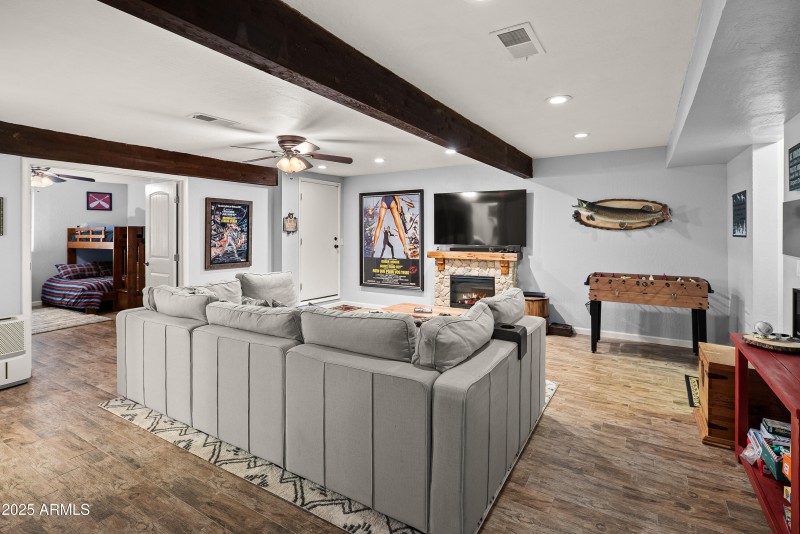 Spacious 2nd living room