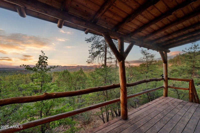 Expansive Sunset Views