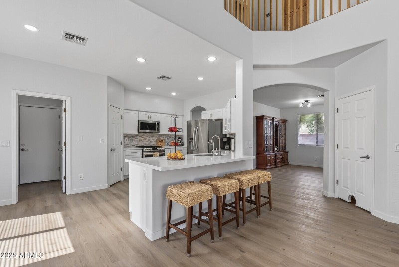 17 Kitchen 1