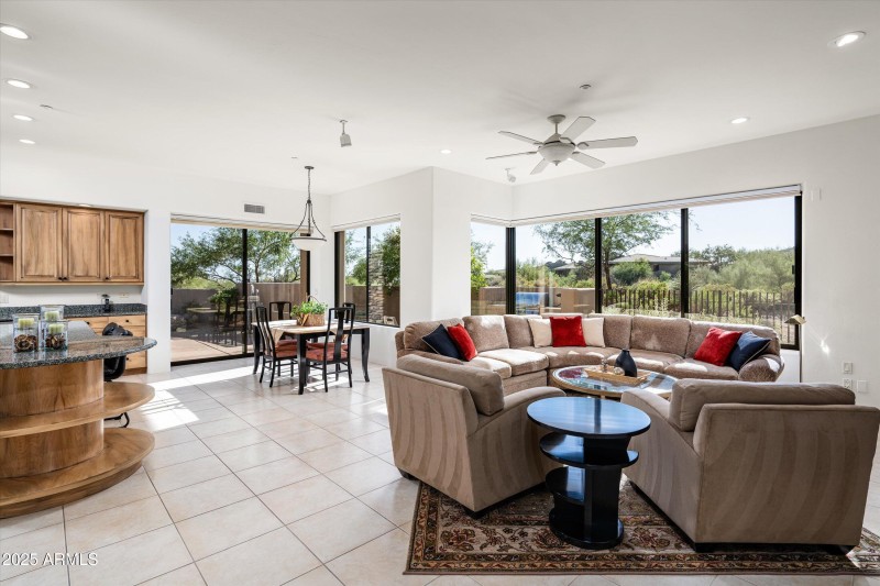 Family Room to kitchen