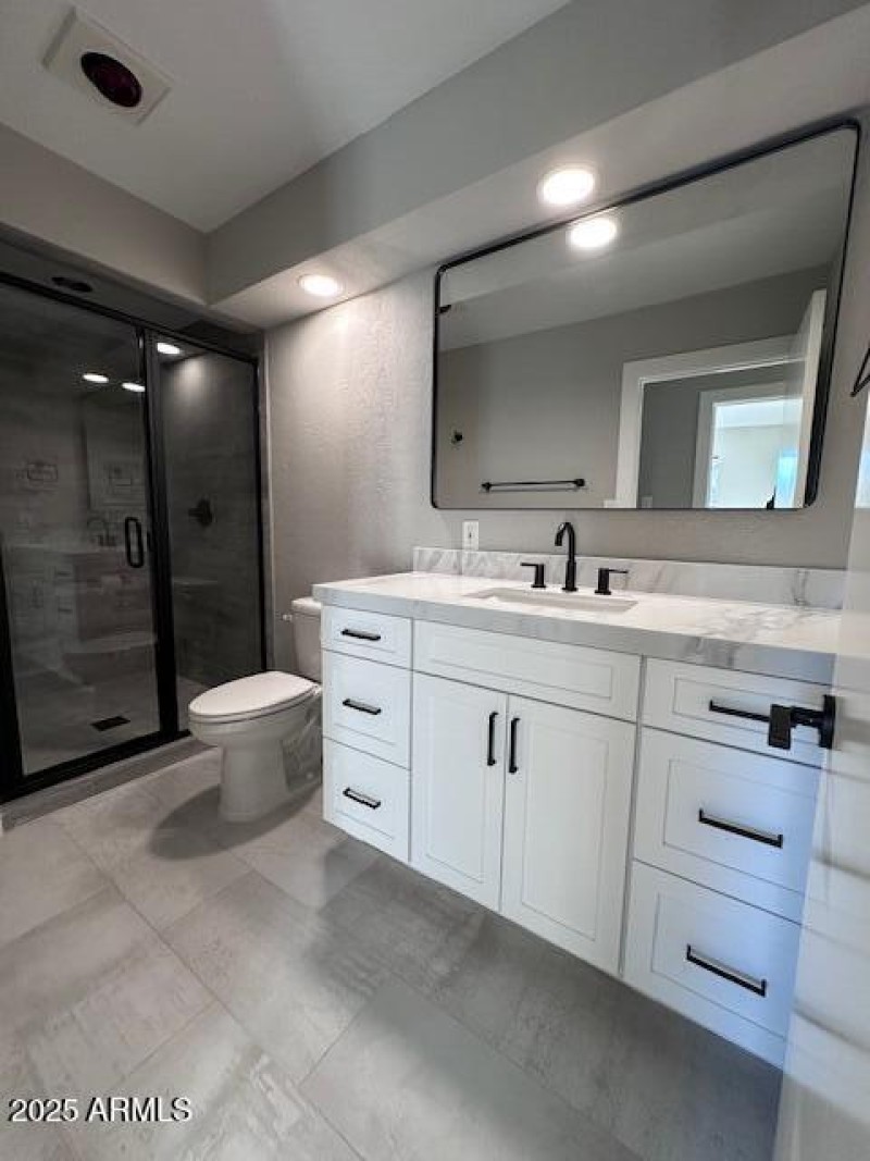 Oak Hall Bathroom 2