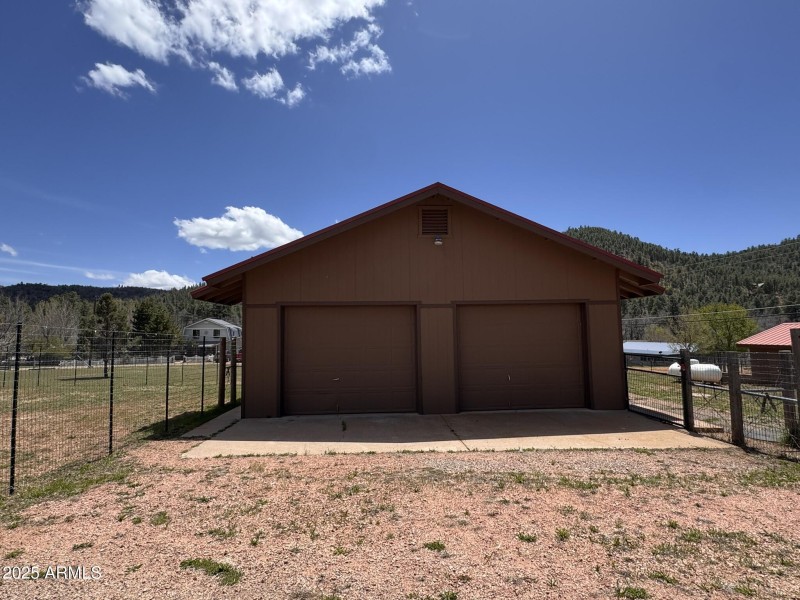 43 - 2 car Garage (2)