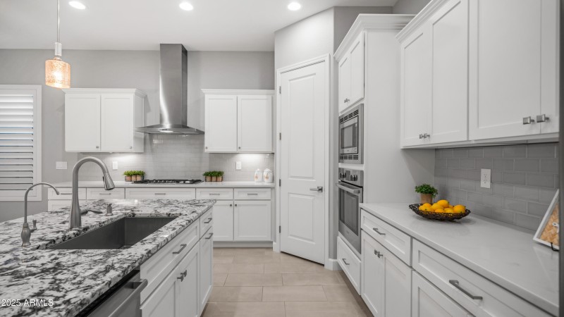 Walk-in Pantry