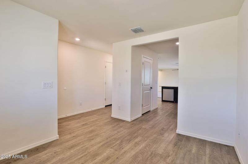 23-web-or-mls-25847 W Winston Dr Buckeye