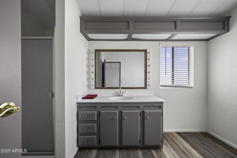53925 W Stallion Rd-40