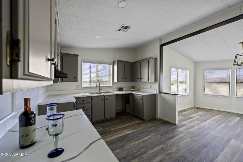 53925 W Stallion Rd-52