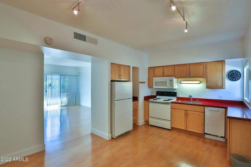 351 E Thomas Rd UNIT D406 (enhanced)-04