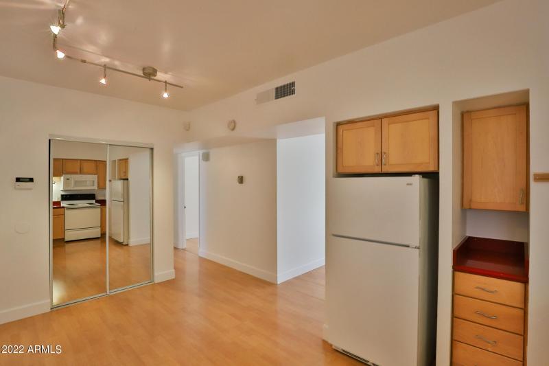 351 E Thomas Rd UNIT D406 (enhanced)-05