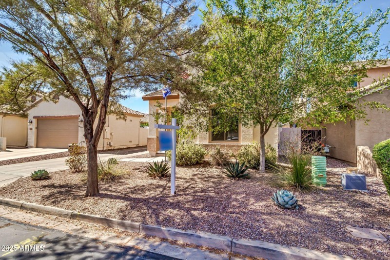 21050 E Munoz St-2