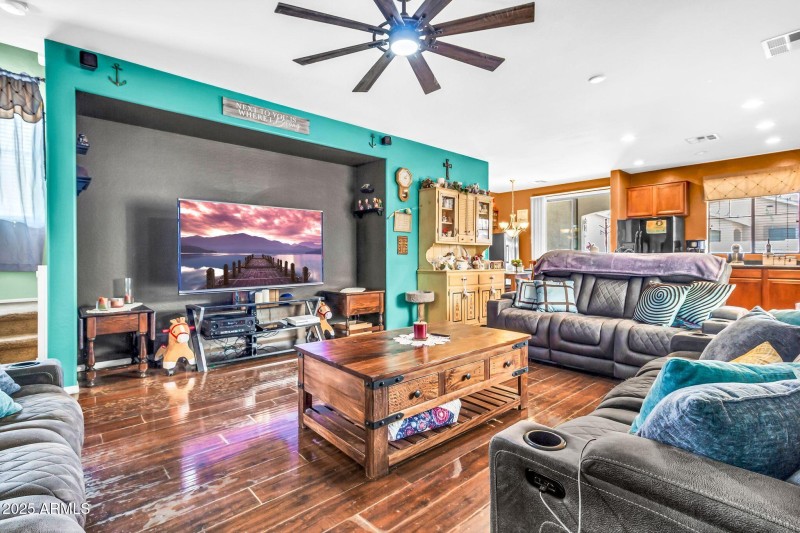 21050 E Munoz St-7