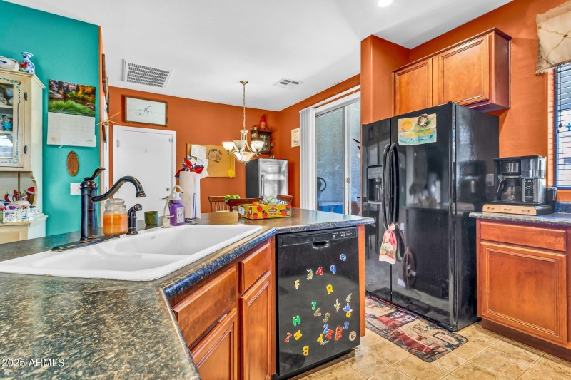 21050 E Munoz St-10