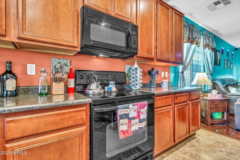 21050 E Munoz St-11