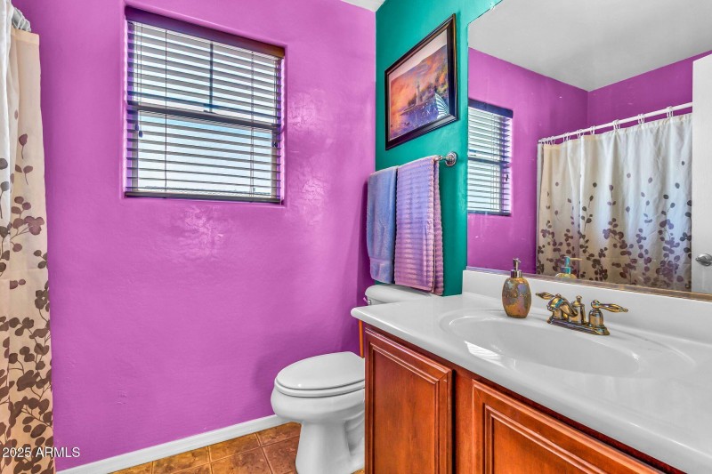 21050 E Munoz St-33