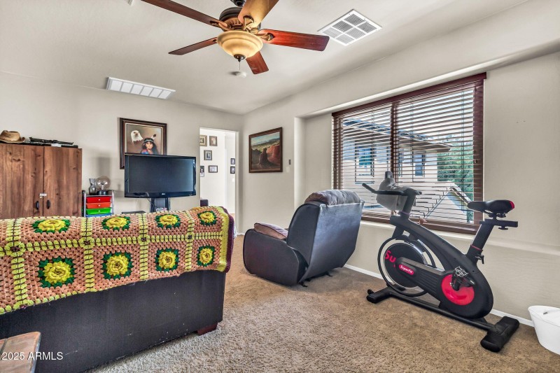 21050 E Munoz St-39