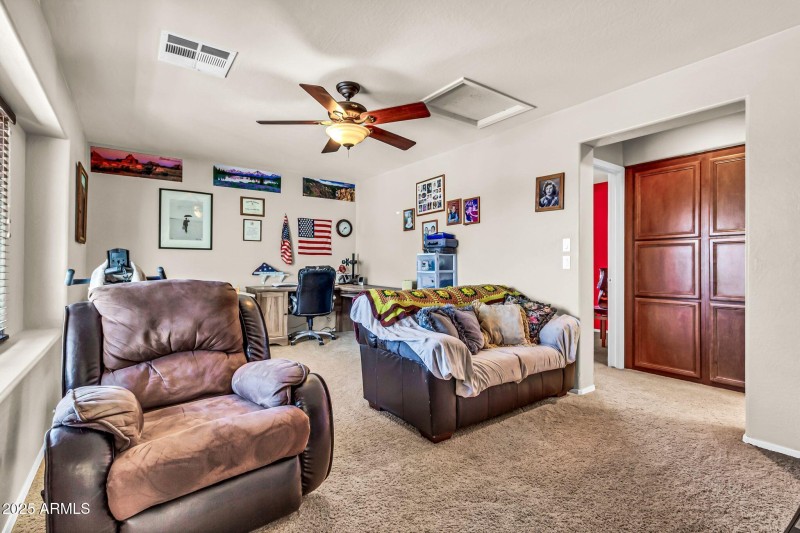 21050 E Munoz St-40