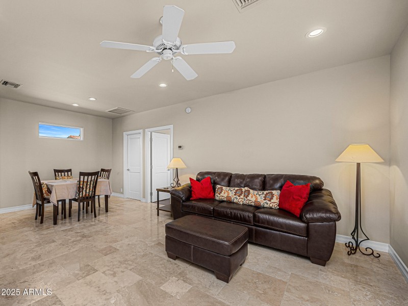 casita main living