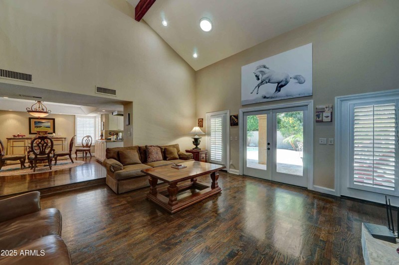 5431 E Piping Rock Rd-7