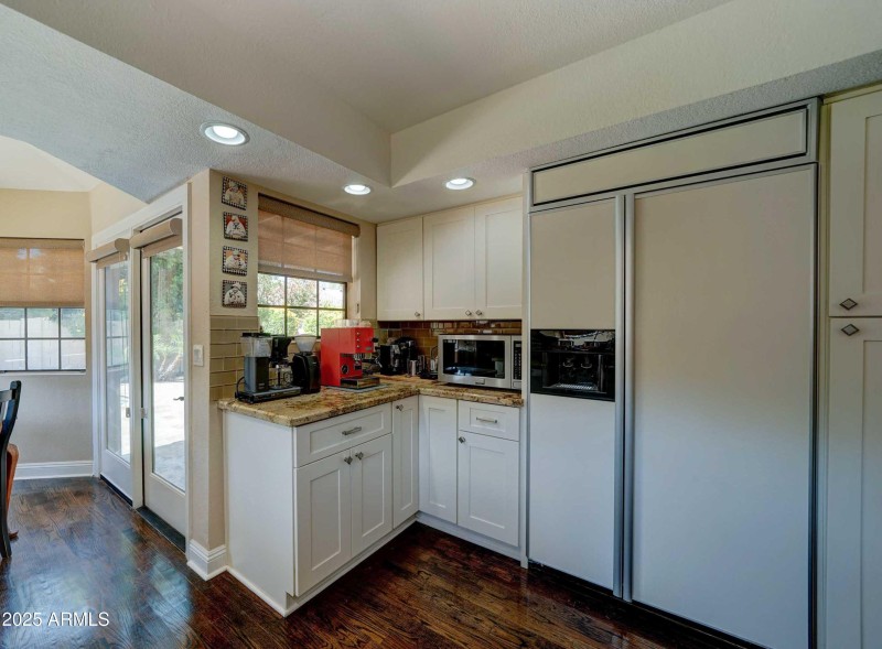 5431 E Piping Rock Rd-14