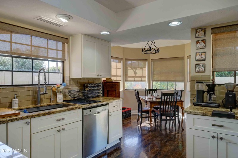 5431 E Piping Rock Rd-17