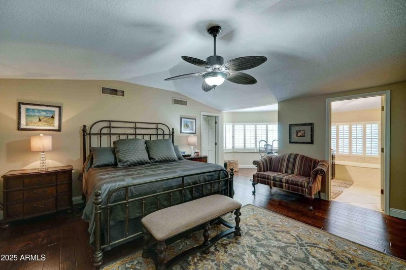 5431 E Piping Rock Rd-20