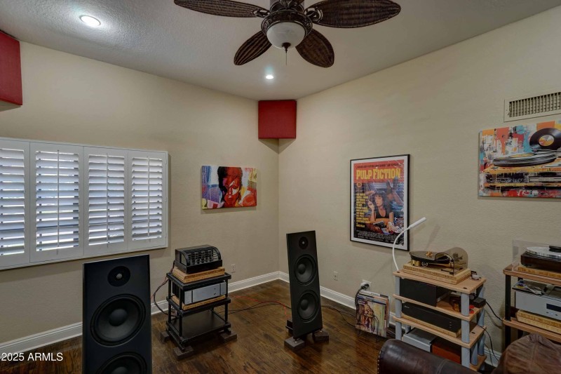 5431 E Piping Rock Rd-34